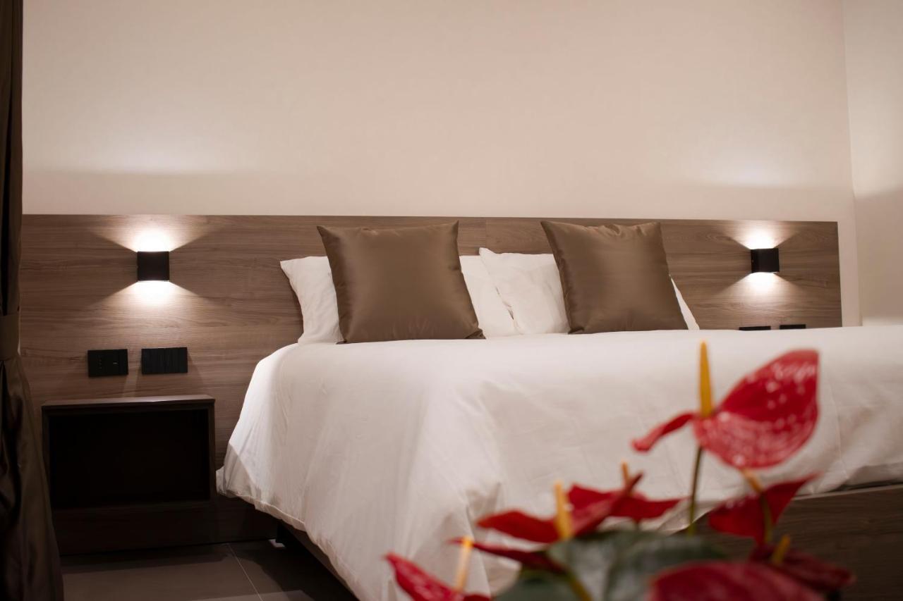 Augusto132 Bed & Breakfast เนเปิลส์ ภายนอก รูปภาพ