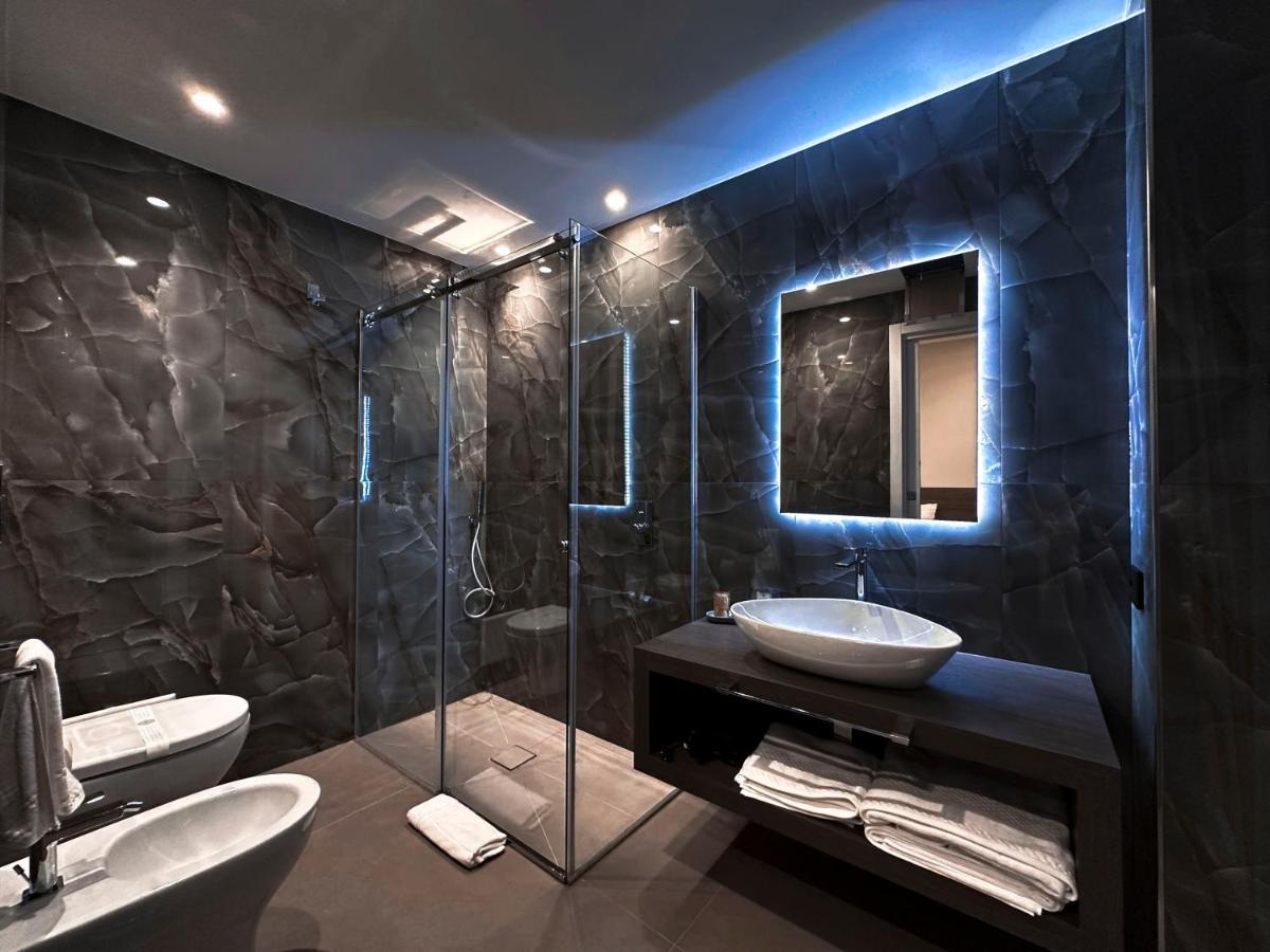Augusto132 Bed & Breakfast เนเปิลส์ ภายนอก รูปภาพ