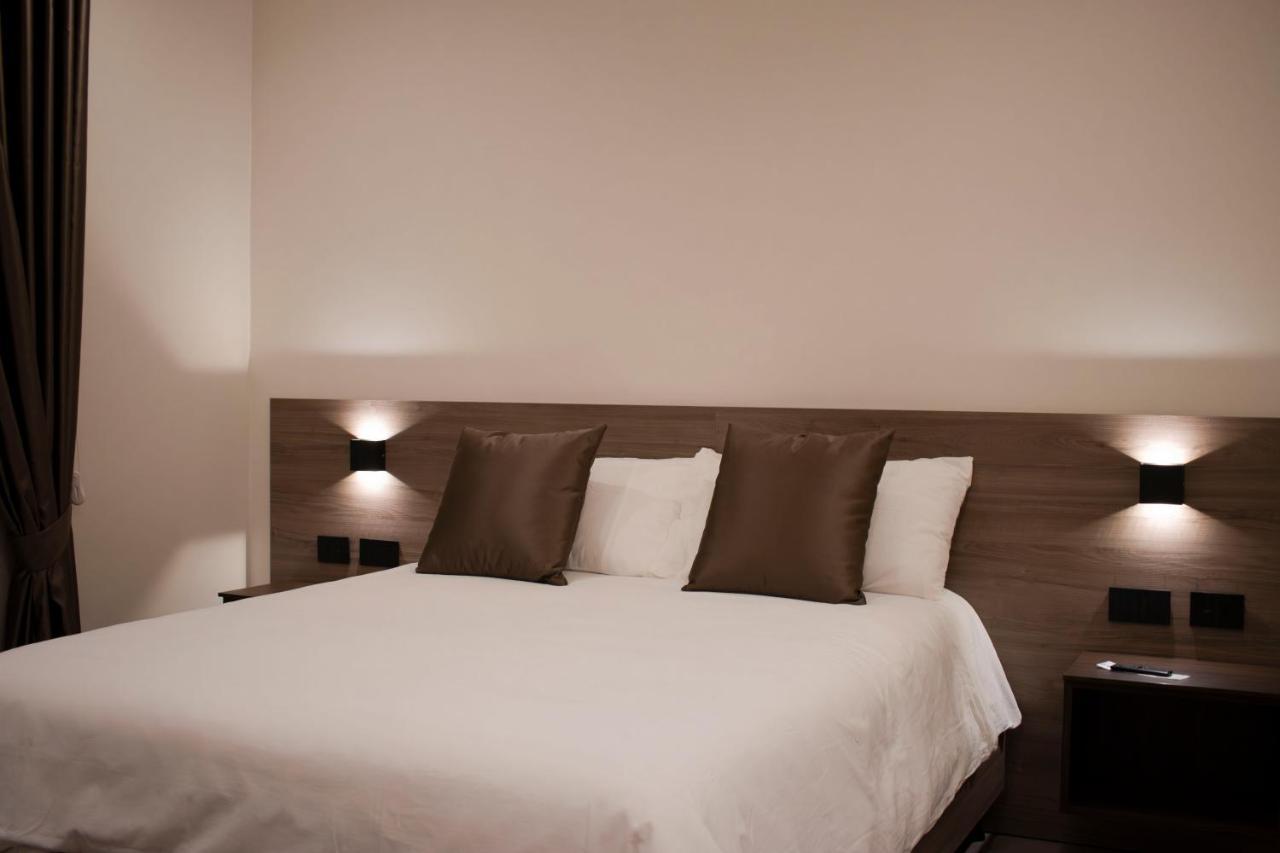Augusto132 Bed & Breakfast เนเปิลส์ ภายนอก รูปภาพ