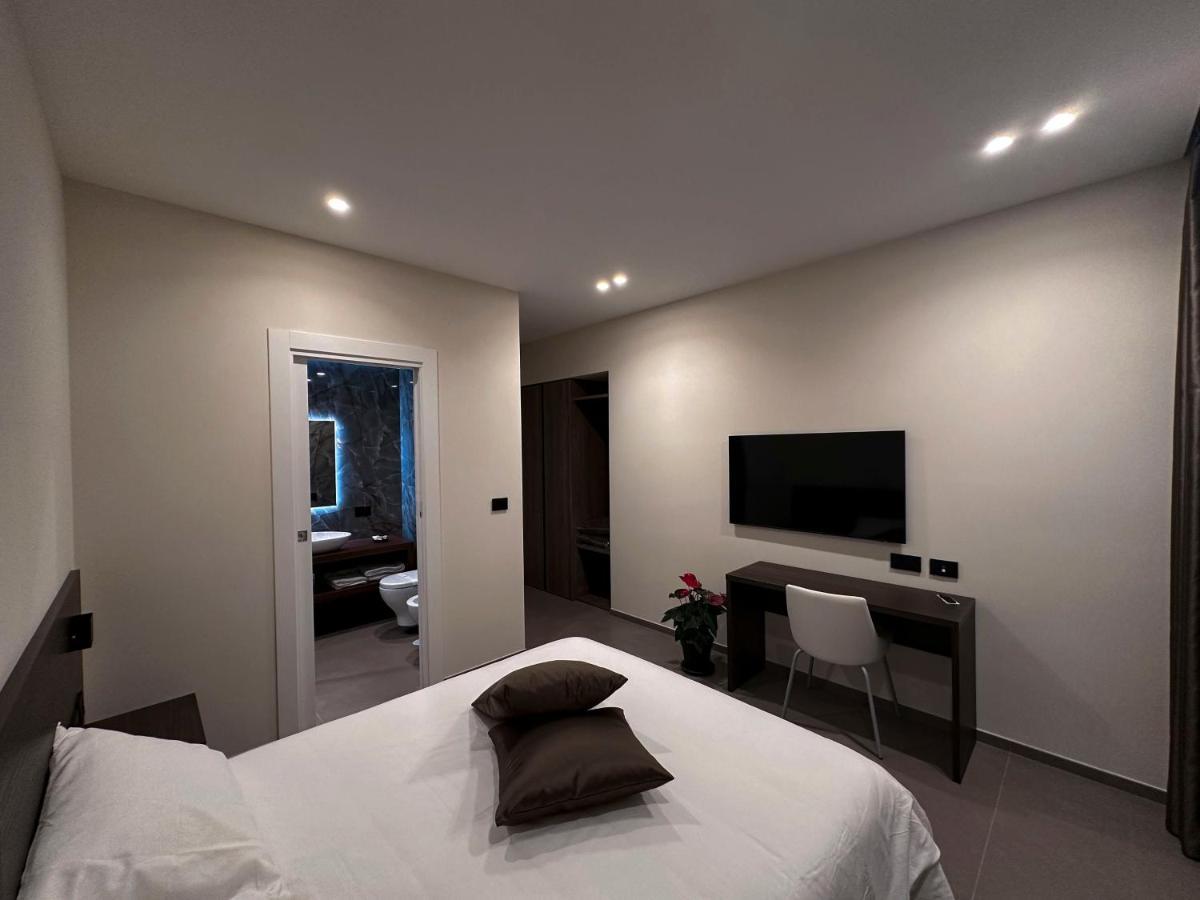 Augusto132 Bed & Breakfast เนเปิลส์ ภายนอก รูปภาพ